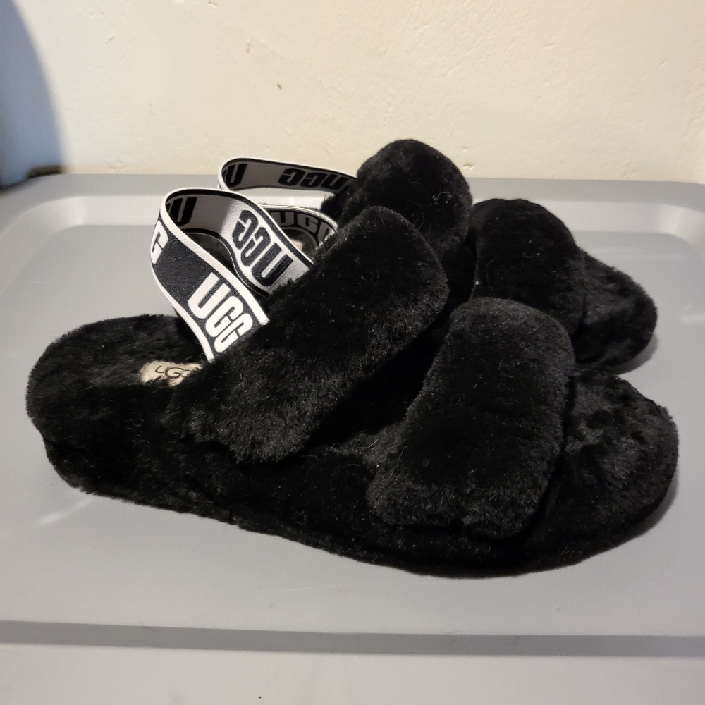 UGG slippers size 9